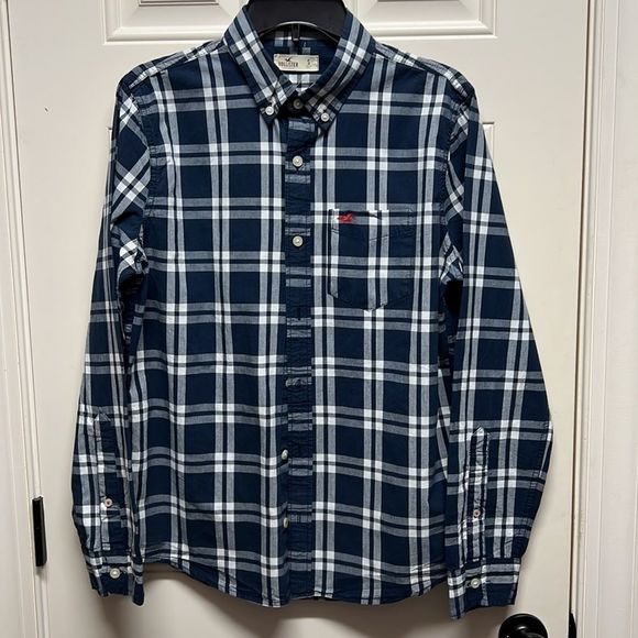 Hollister Shirt‼️ - Picture 2 of 5